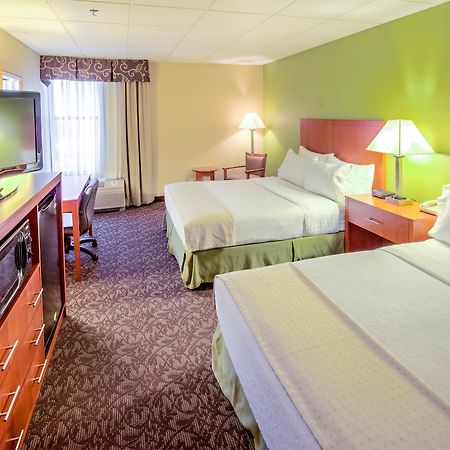 Quality Inn & Suites Downtown Мэнсфилд Экстерьер фото