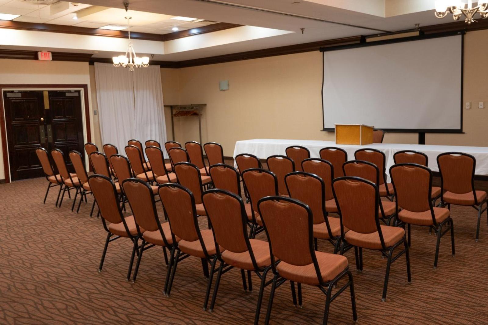 Quality Inn & Suites Downtown Мэнсфилд Экстерьер фото