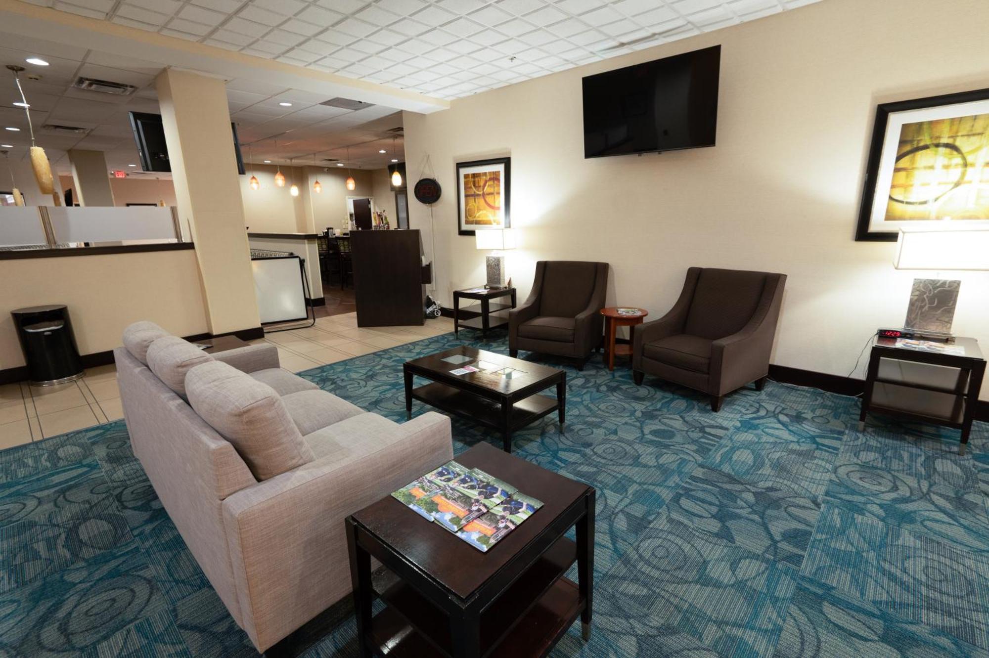 Quality Inn & Suites Downtown Мэнсфилд Экстерьер фото
