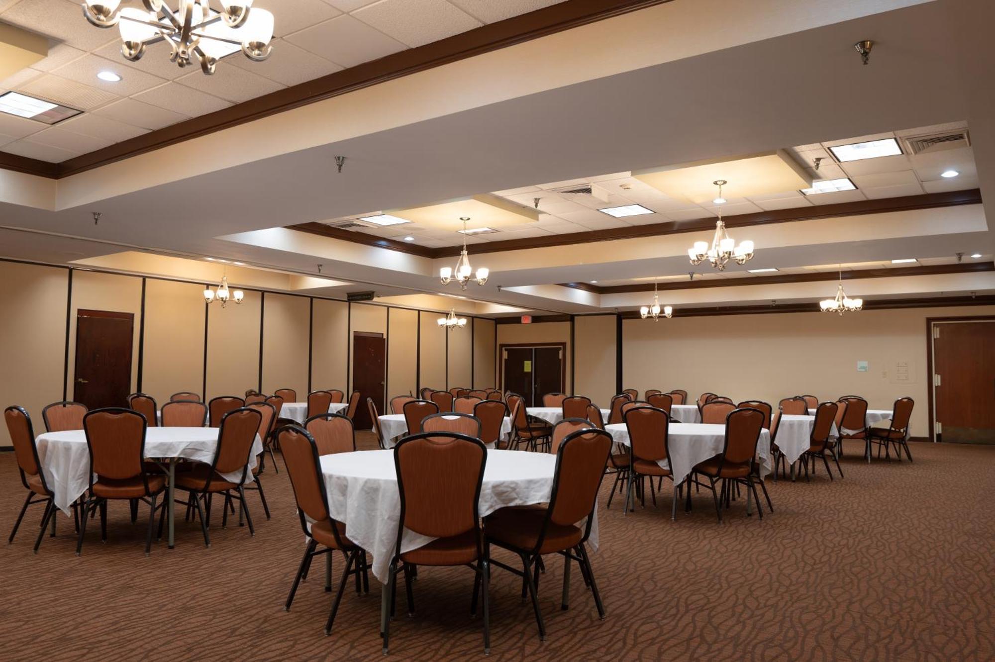 Quality Inn & Suites Downtown Мэнсфилд Экстерьер фото